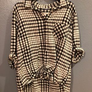 Black and cream colored flannel