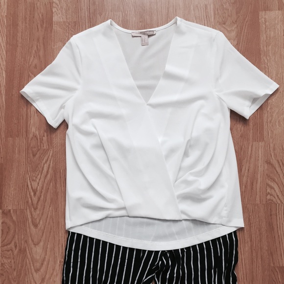 F21 White deep v top - Picture 1 of 5