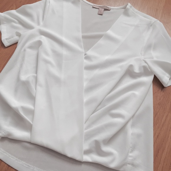 F21 White deep v top - Picture 3 of 5