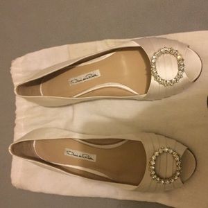 Oscar de la Renta White open toe flats