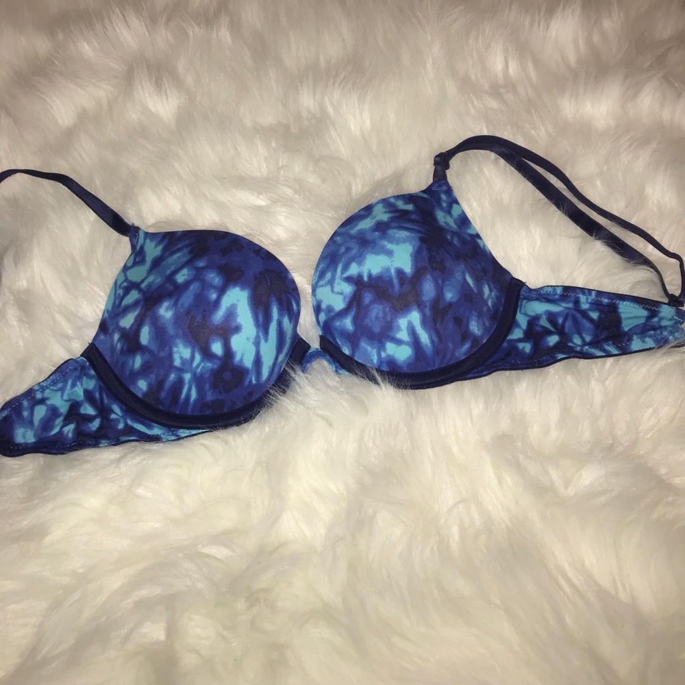 The dye blue PINK push-up bra