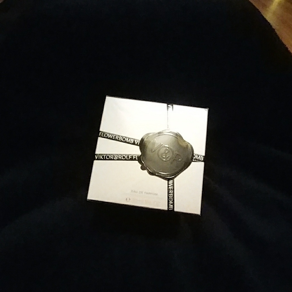 Flower Bomb women's Parfum 1 fluid oz