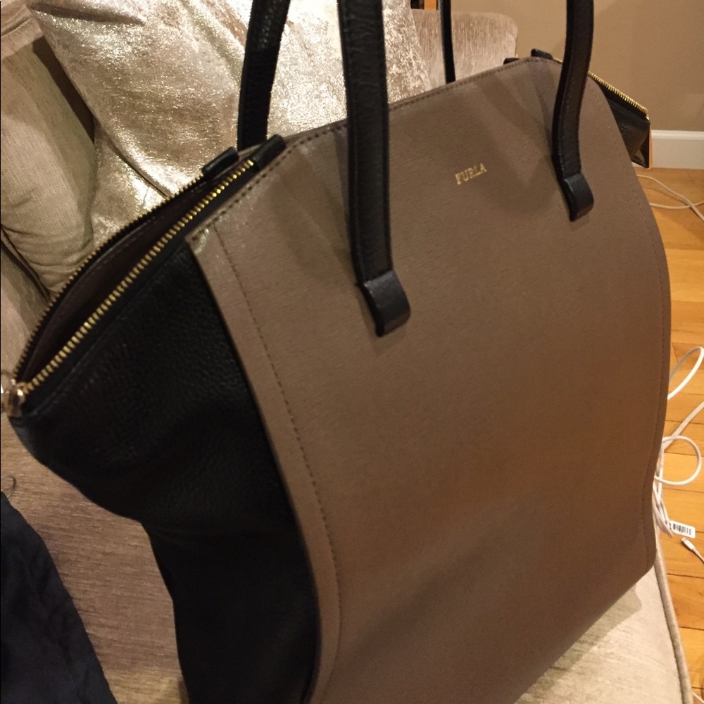 Furla Purse - Picture 2 of 6