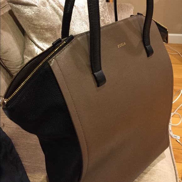 Furla Purse - Picture 2 of 6