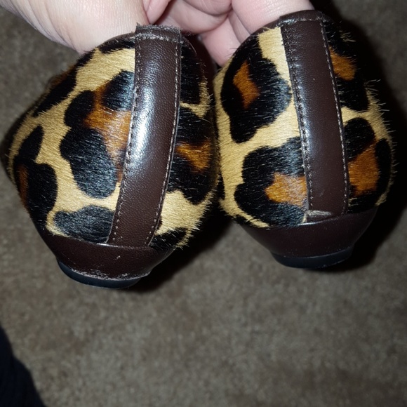 FREE W/$15 PURCHASE 🐆🐆 CALF HAIR LEOPARD FLATS - Picture 3 of 4