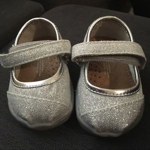NWT Toms Baby Shoes