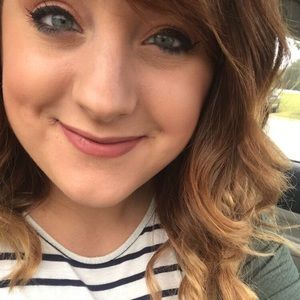 Meet your Posher, Leah