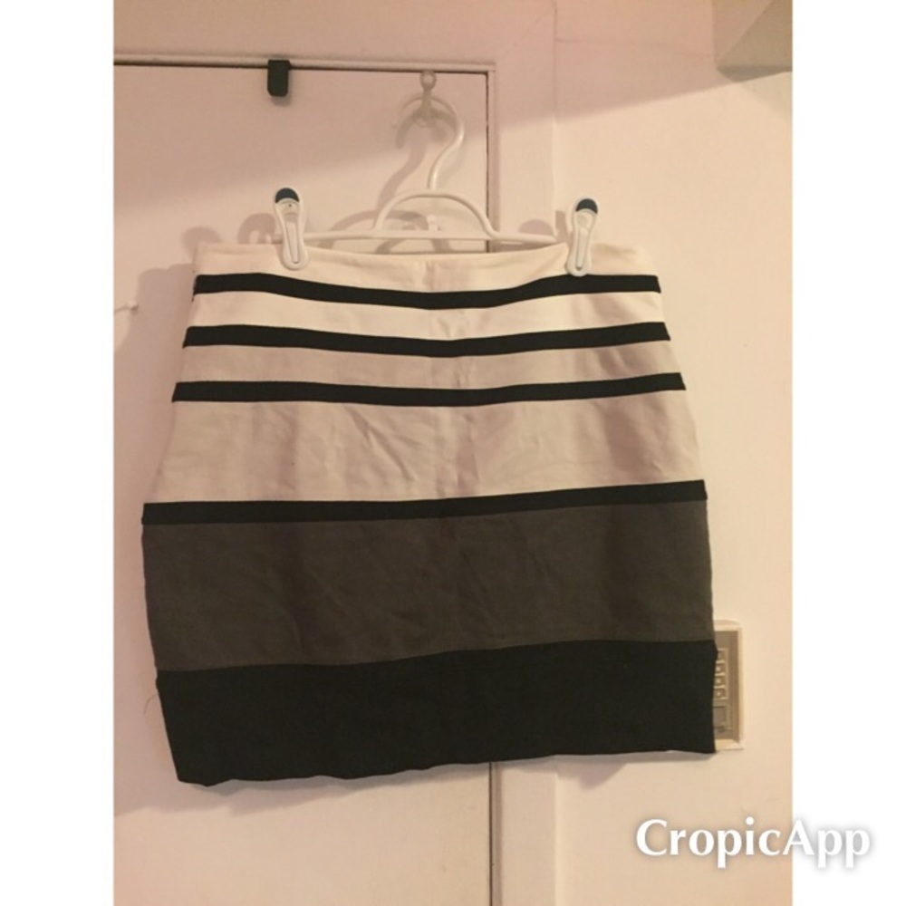 Express black,white,tan and grey pencil skirt