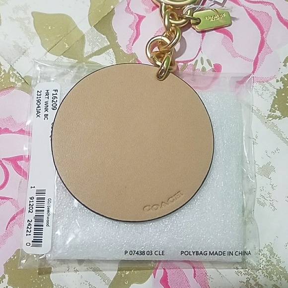 💜BNWT/Authentic Coach Heart Wink Bag Charm💜 - Picture 6 of 8