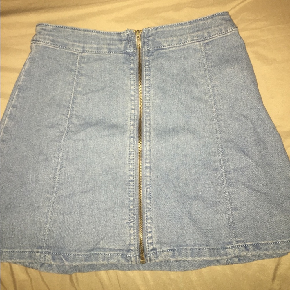 High-waisted jean skirt