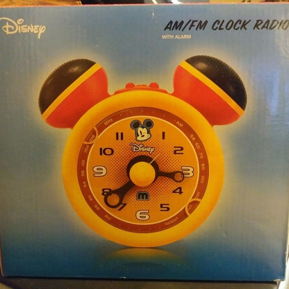 Disney Mickey Mouse Vintage AM/FM Alarm Clock