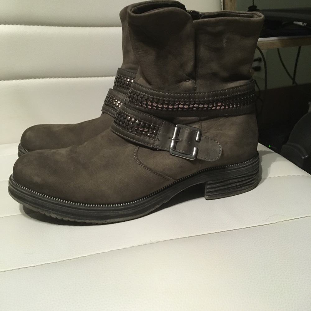 FLASH SALE Combat boot