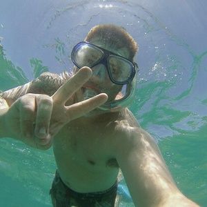 Meet your Posher, Carl