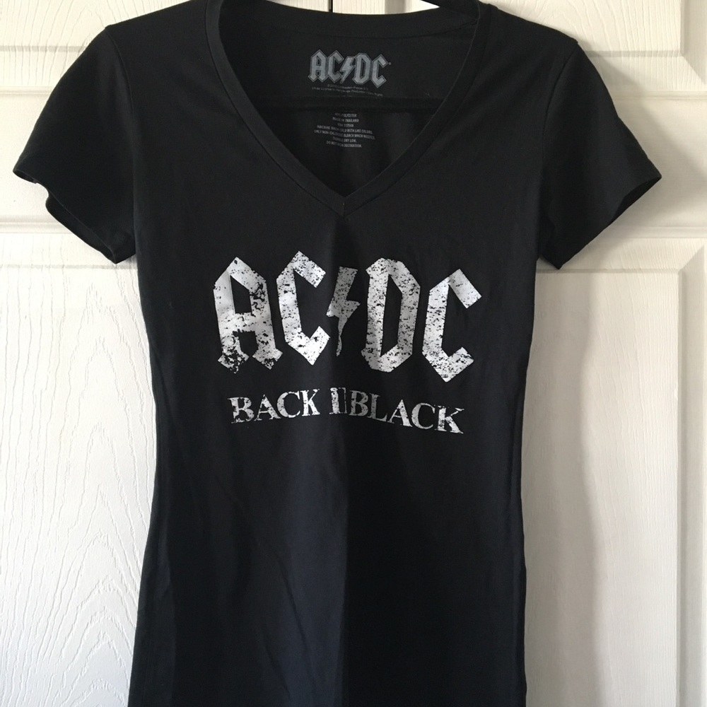 ACDC Fitted V-Neck Tee