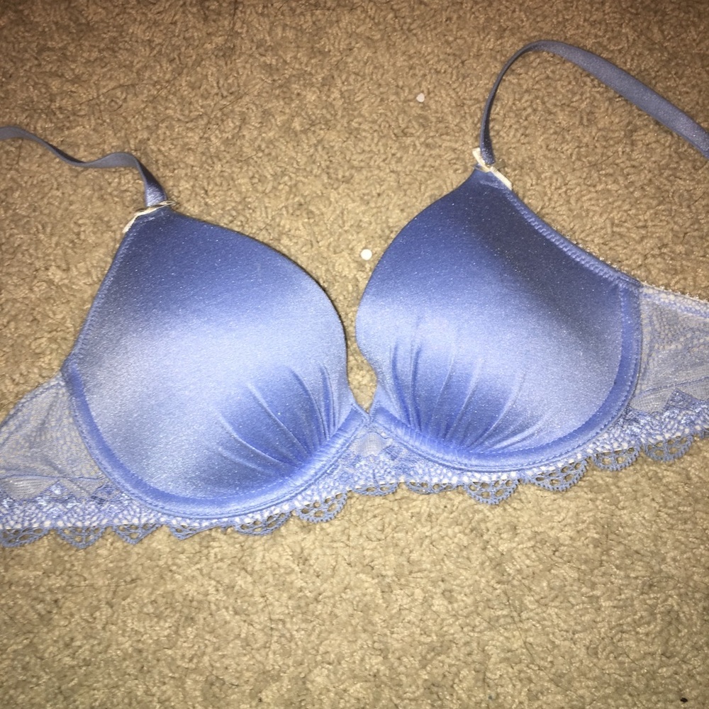 ✨Very pretty baby blue Heidi Klum bra✨