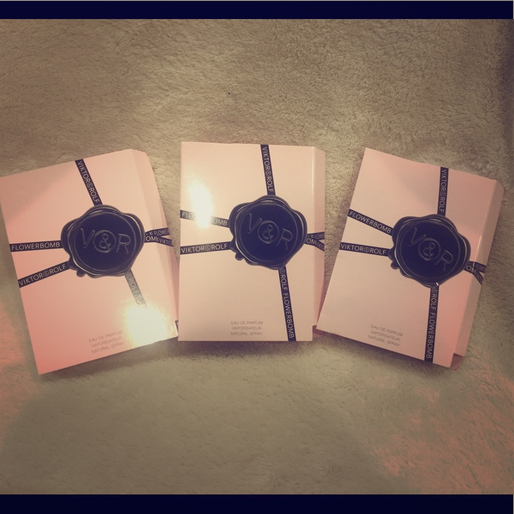 3 Flowerbomb sample/travel sprays