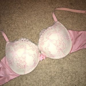💕Cute pink lace bra!💕