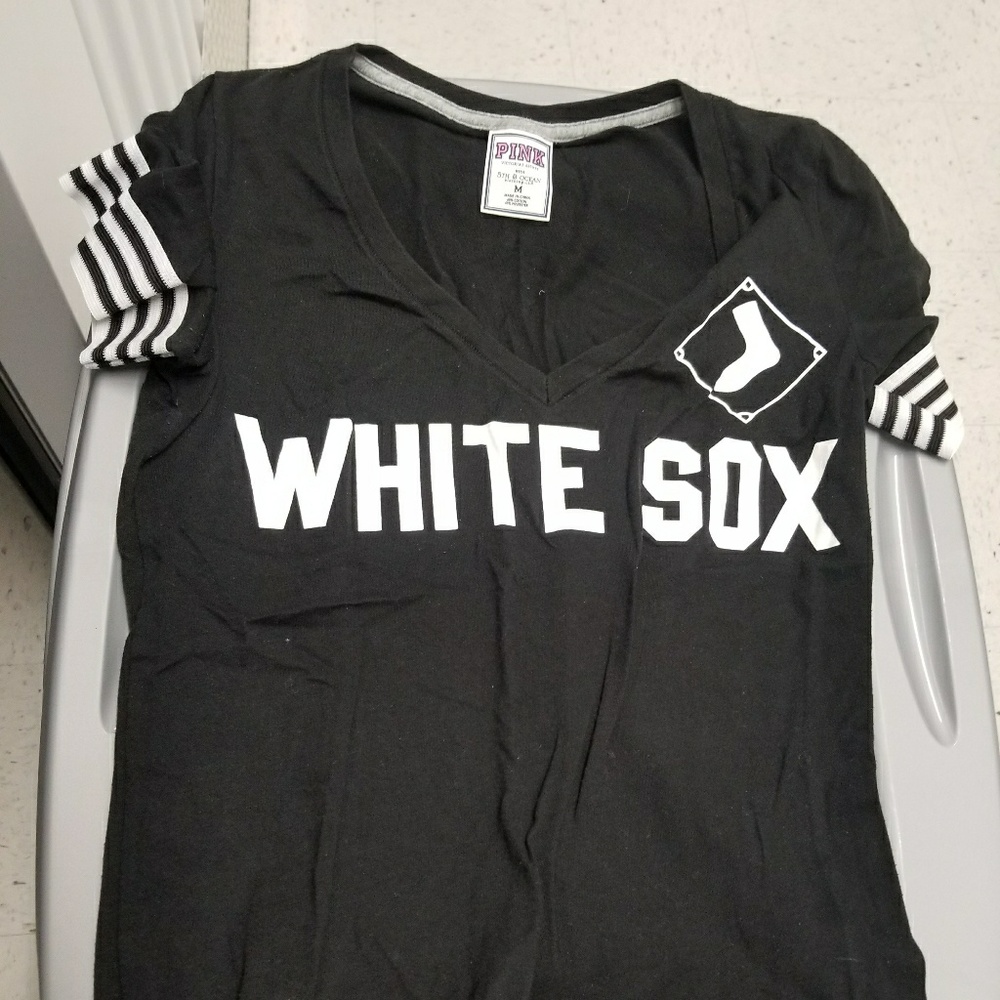 VS pink White Sox t-shirt