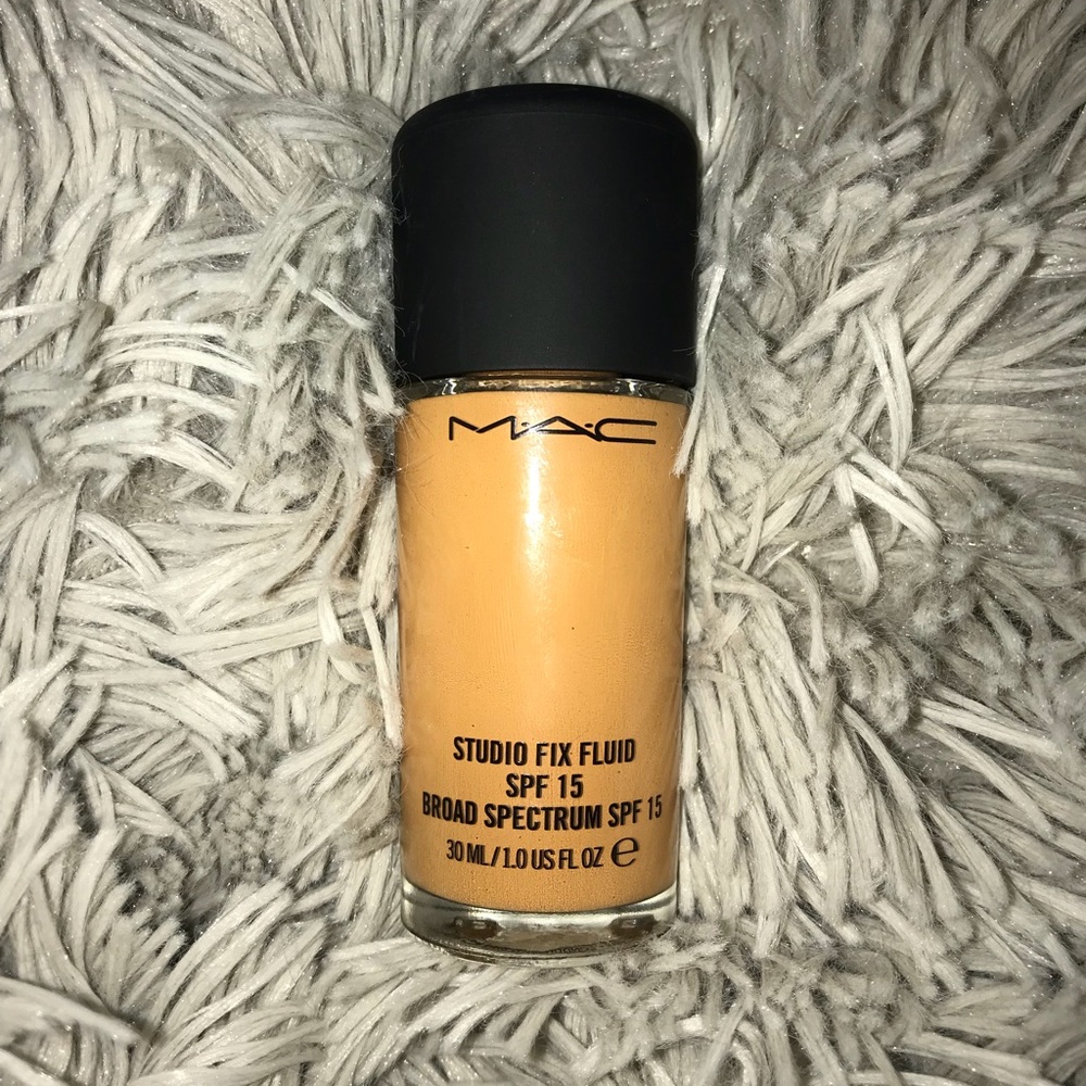 MAC studio fix fluid liquid makeup