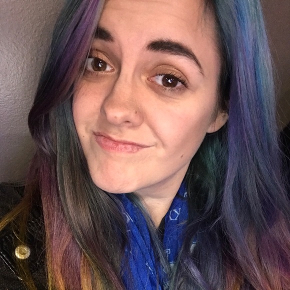 Meet your Posher, Kayla - Picture 1 of 1