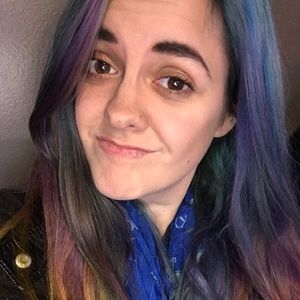 Meet your Posher, Kayla