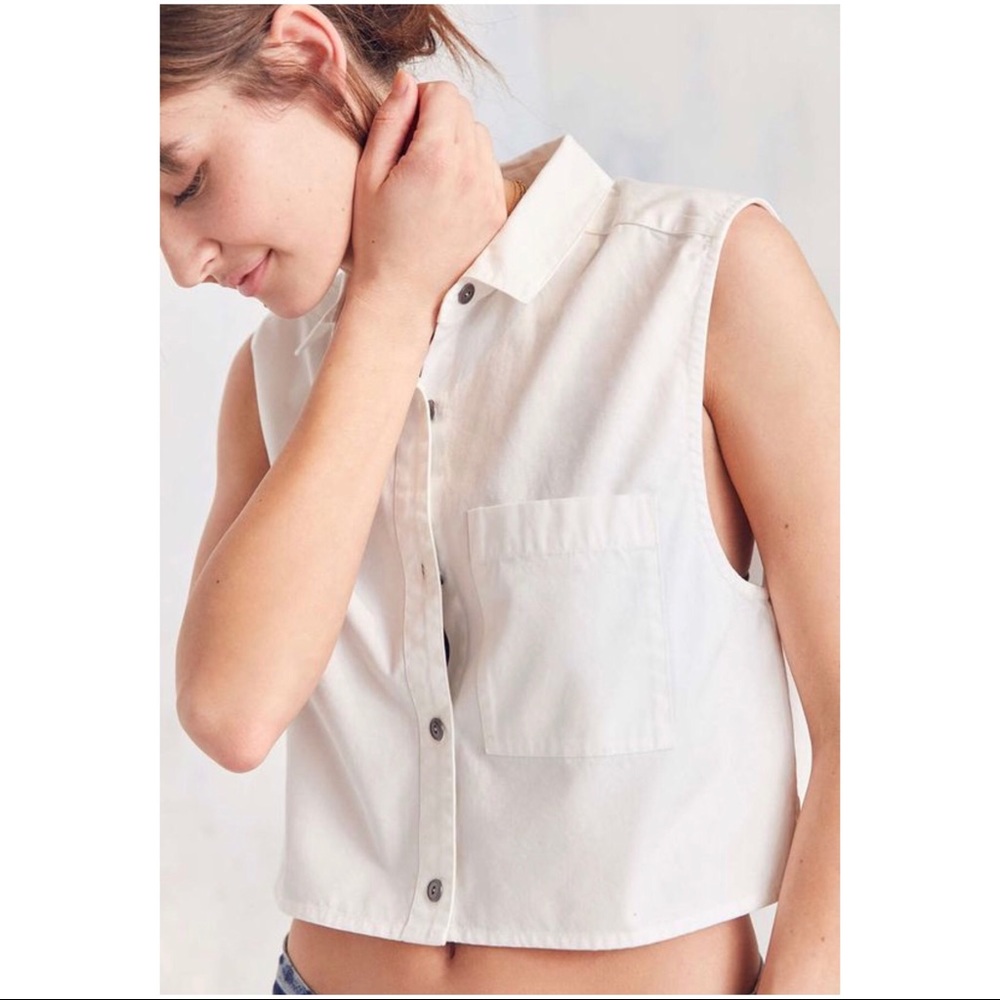 UO Silence & Noise Poplin Sleeveless Button-Down