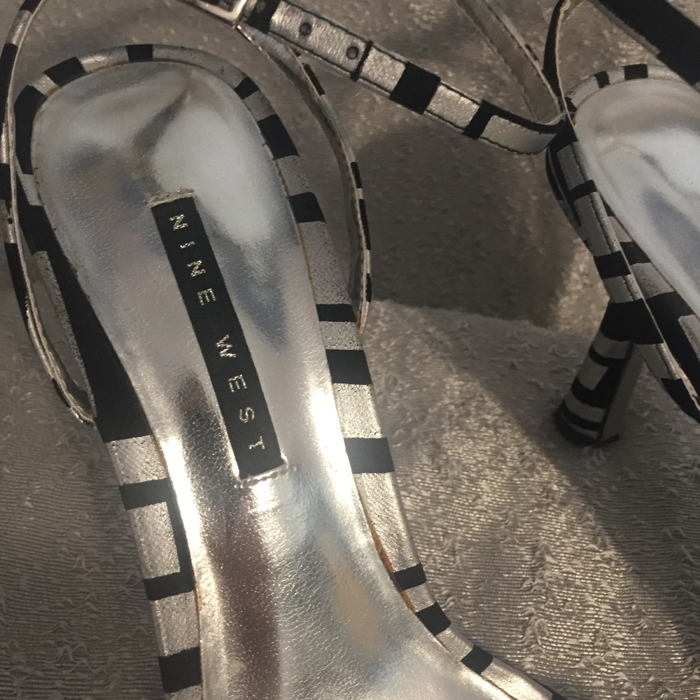 Shoes - Picture 4 of 4