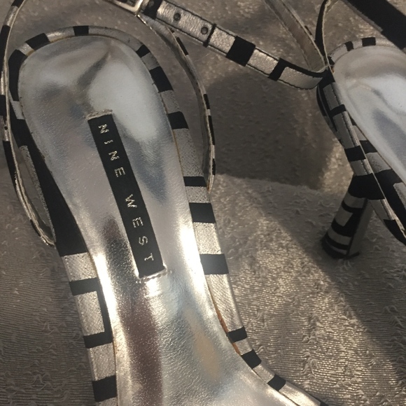 Shoes - Picture 4 of 4