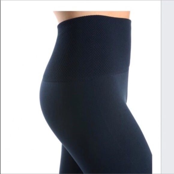 NOW AVAILABLE!! Black fleece lined Leggings - Picture 2 of 2