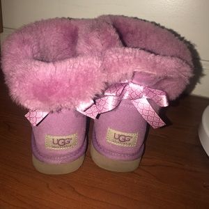 Women’s Uggs Mini Bailey Bow