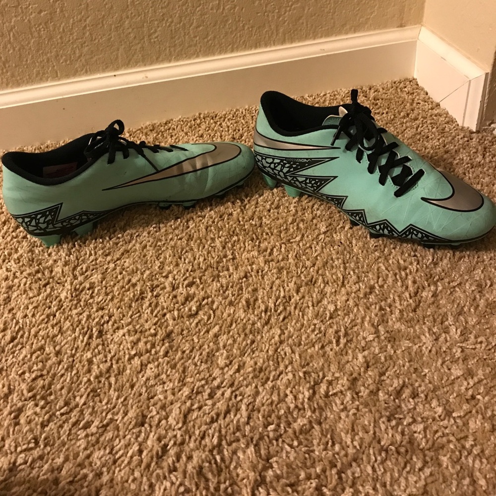 Nike hypervenom soccer cleats