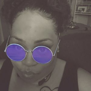 Meet your Posher, Vickie