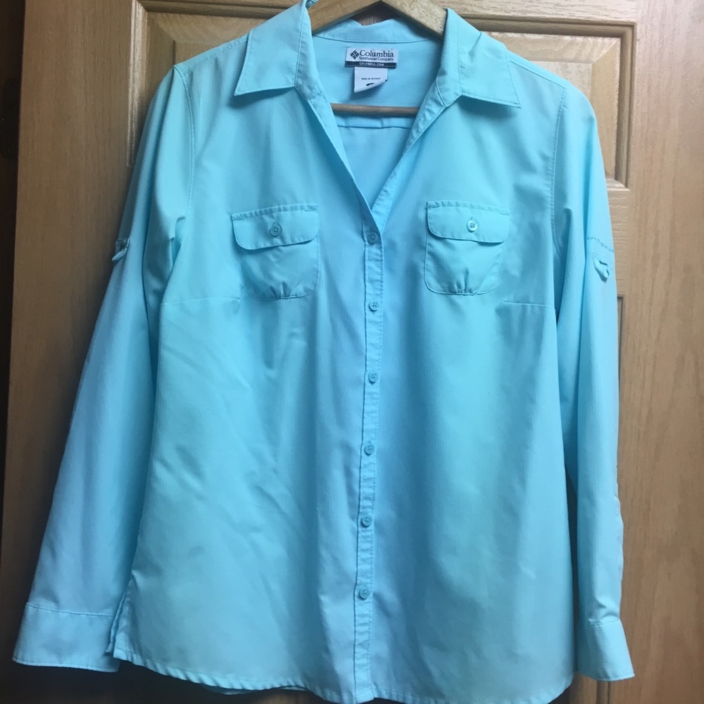 Women’s Columbia button up shirt size L