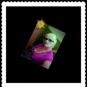 Meet your Posher, Debora