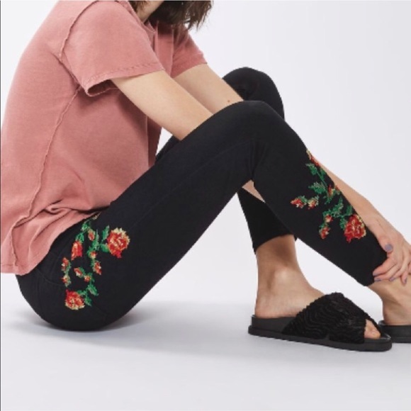 Topshop Denim - Embroidered Jamie jeans