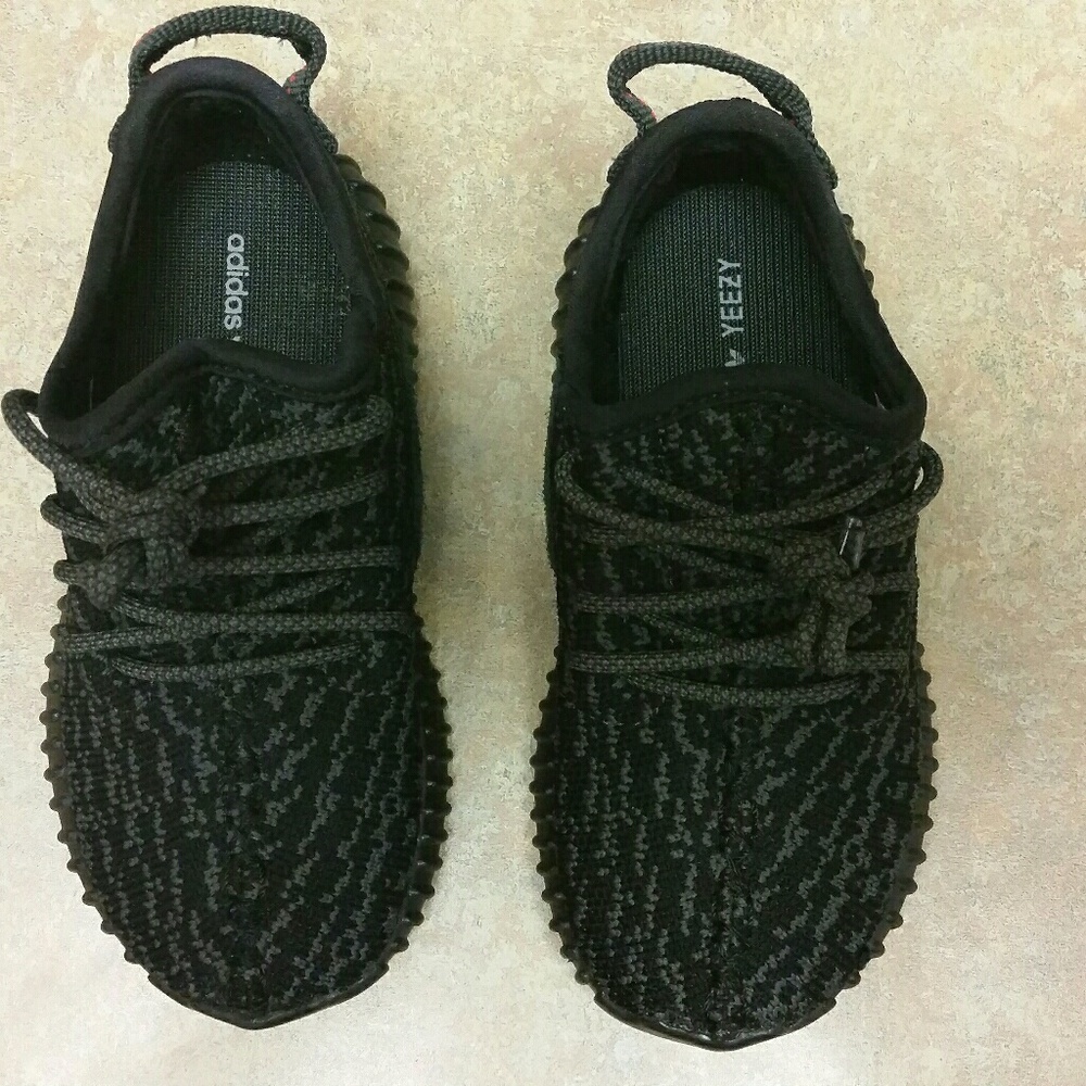 Yeezy Boost 350 in Pirate Black for Toddlers