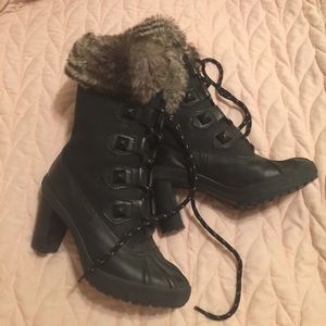 Juicy Couture studded rain snow boots w/ faux fur