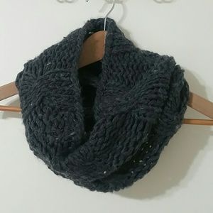 Brandy Melville neck warmer/infinity scarf