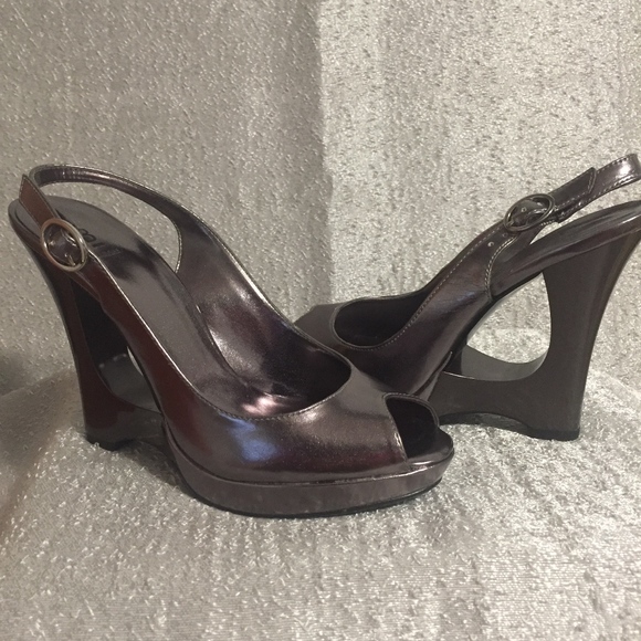 Shoes - Picture 4 of 4