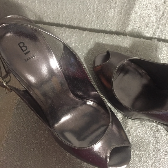 Shoes - Picture 2 of 4