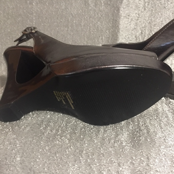 Shoes - Picture 3 of 4