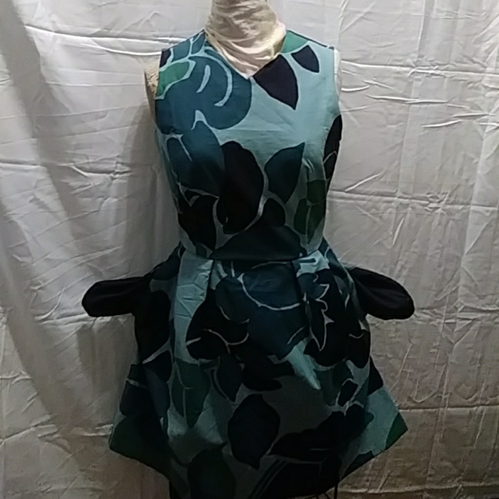 Blue v-neck flower dress - Picture 4 of 4