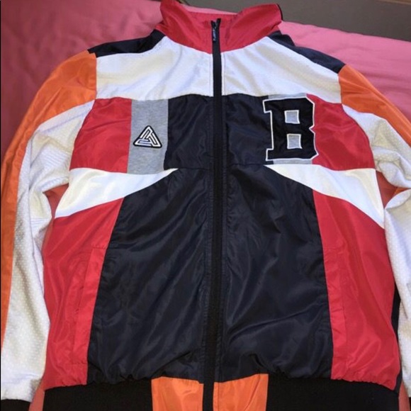 Black Pyramid zip up - Picture 1 of 5