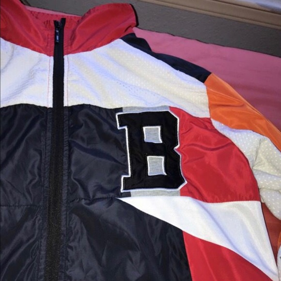 Black Pyramid zip up - Picture 3 of 5