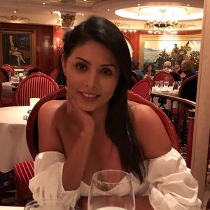 Meet your Posher, Selene