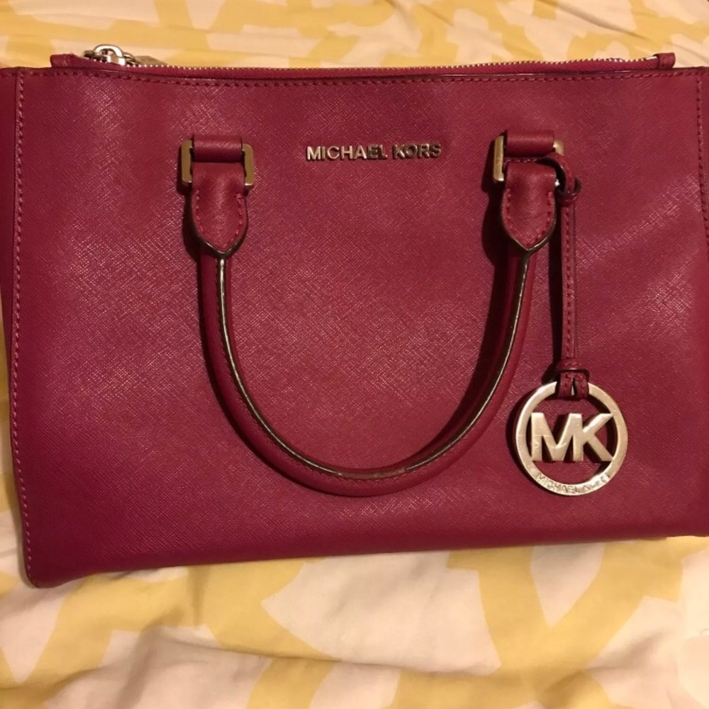 Michael kors crossbody