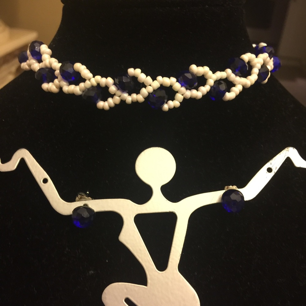 “Simply Adorable”Handmade beaded choker & earrings - Picture 4 of 8
