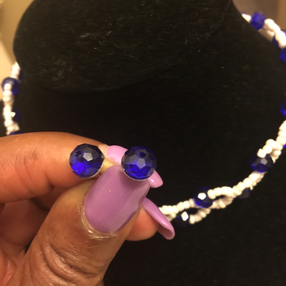 “Simply Adorable”Handmade beaded choker & earrings - Picture 5 of 8