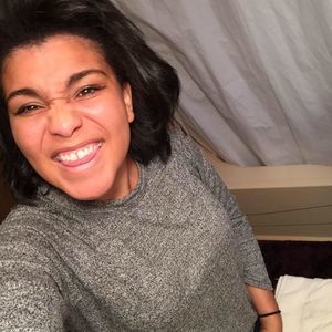 Meet your Posher, Tee