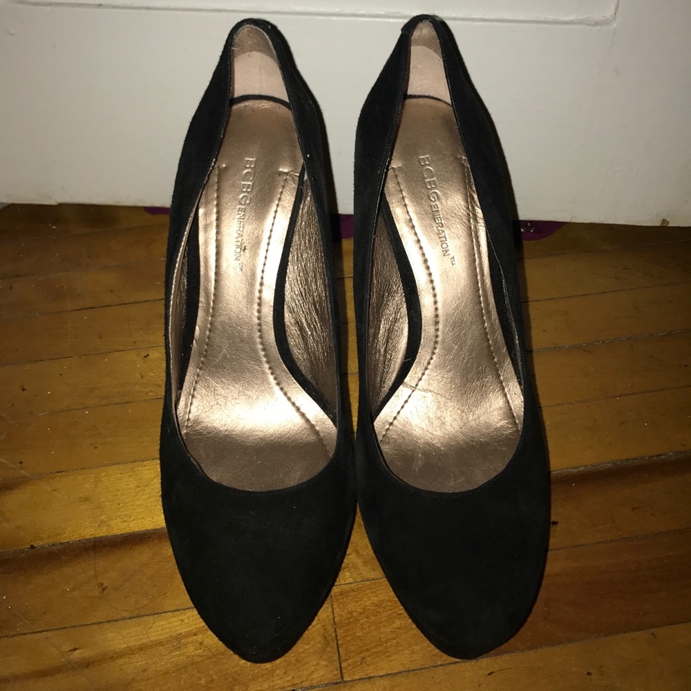 BCBG black platform pumps